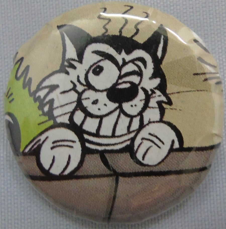 Comics Badge - Winking Cat