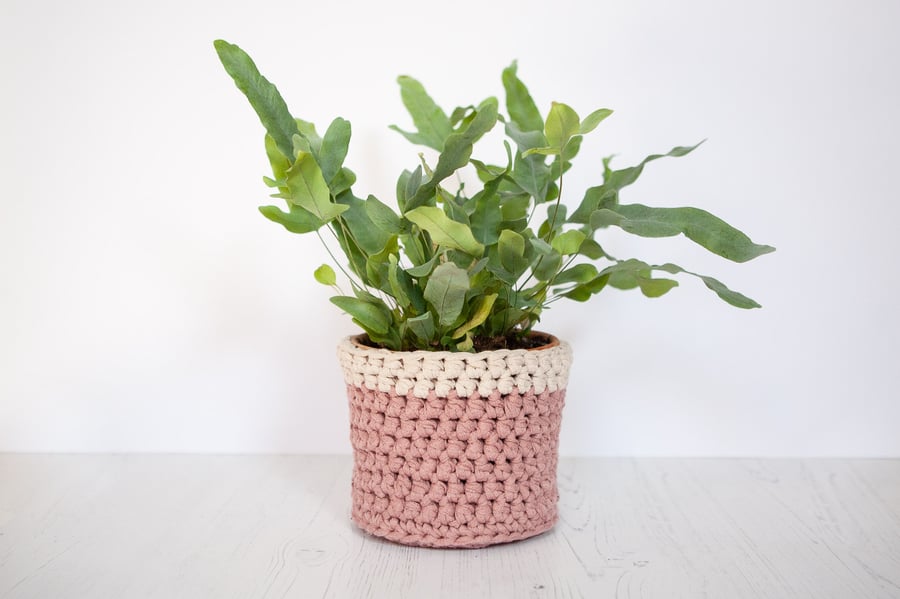 Medium plant pot cover in pink & cream. Made from recycled cotton. 