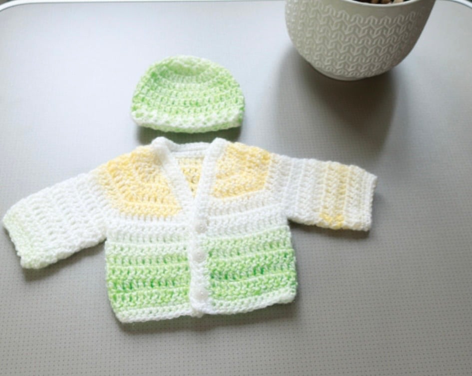 Small unisex preemie baby set