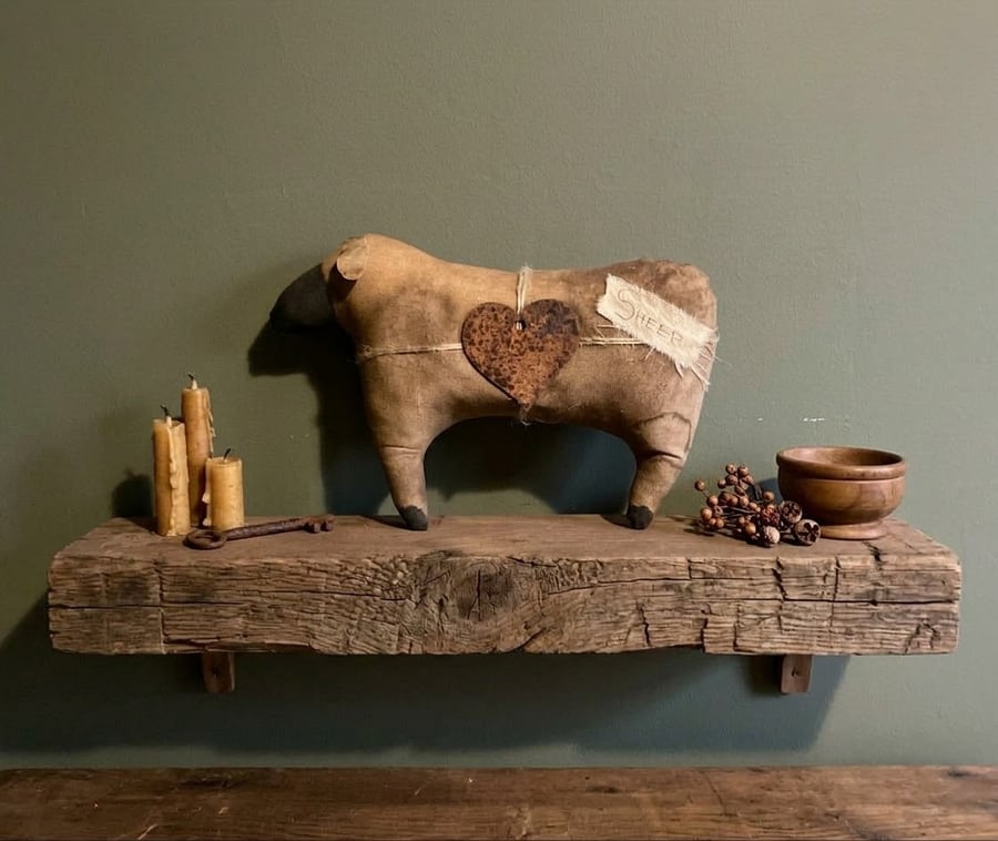 Prim sheep shelf sitter