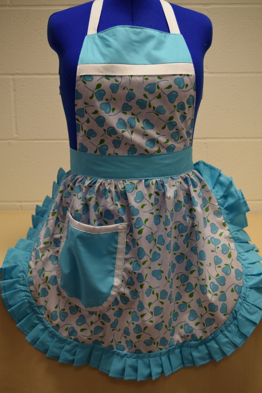 Vintage 50s Style Full Apron Pinny - Turquoise & White Hearts