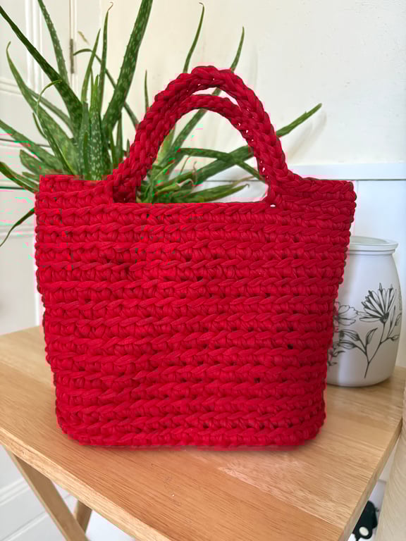 Handmade crocheted tote bag - eco friendly cotton yarn 