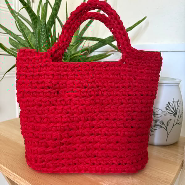 Handmade crocheted tote bag - eco friendly cotton yarn 