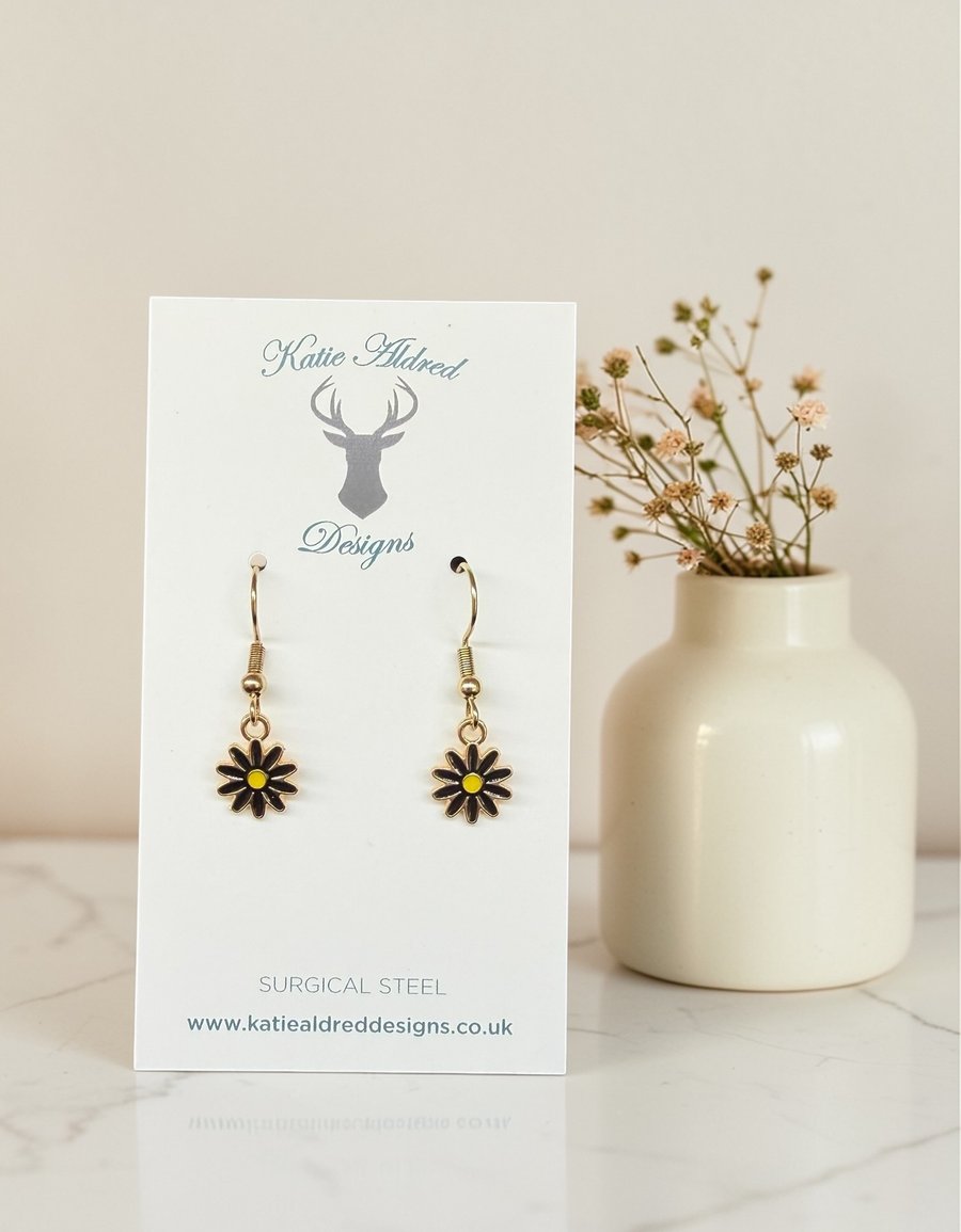 Charm Earrings - Enamel Daisy - Black