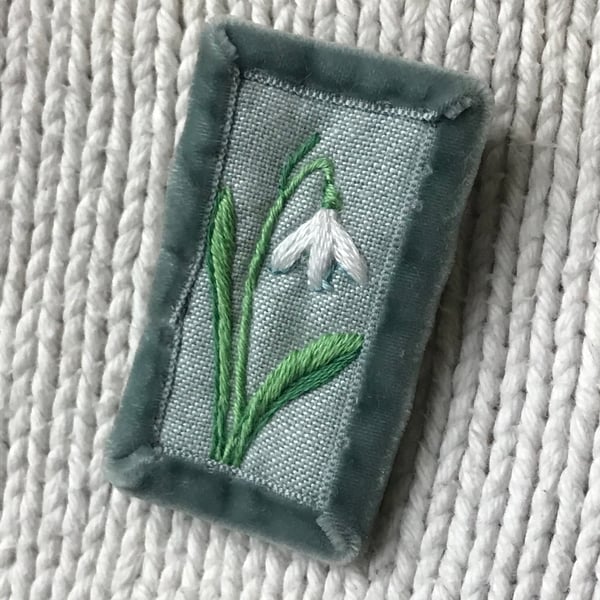 Snowdrop - hand-stitched brooch
