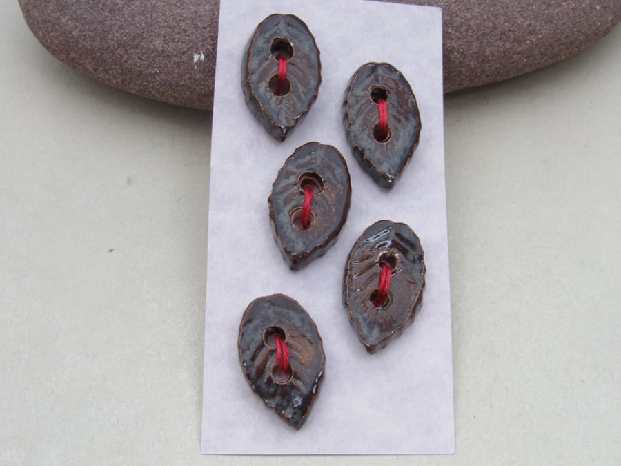 5 Small Leaf Shaped Dark Amethyst Ceramic Buttons