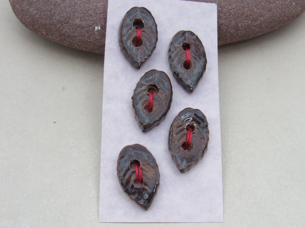 5 Small Leaf Shaped Dark Amethyst Ceramic Buttons