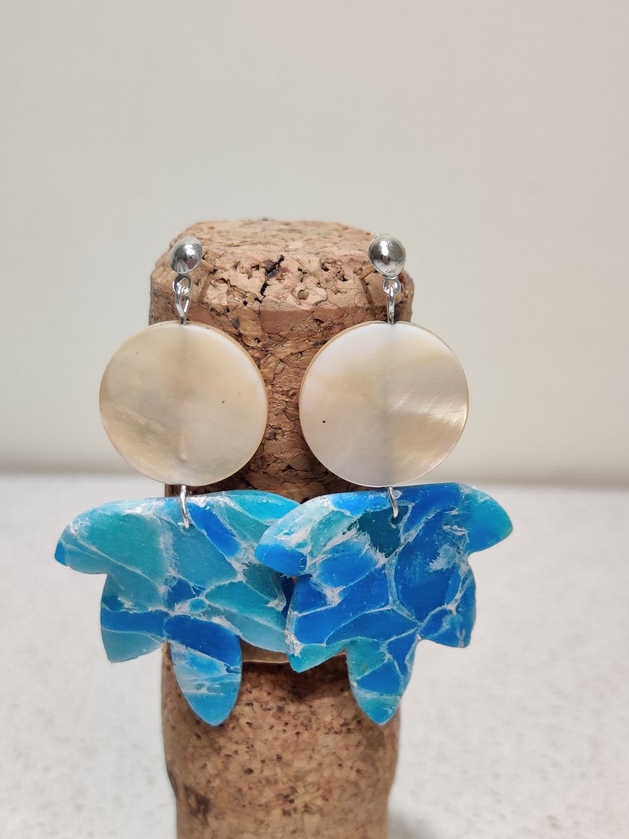Sea blue pearl flower earrings 