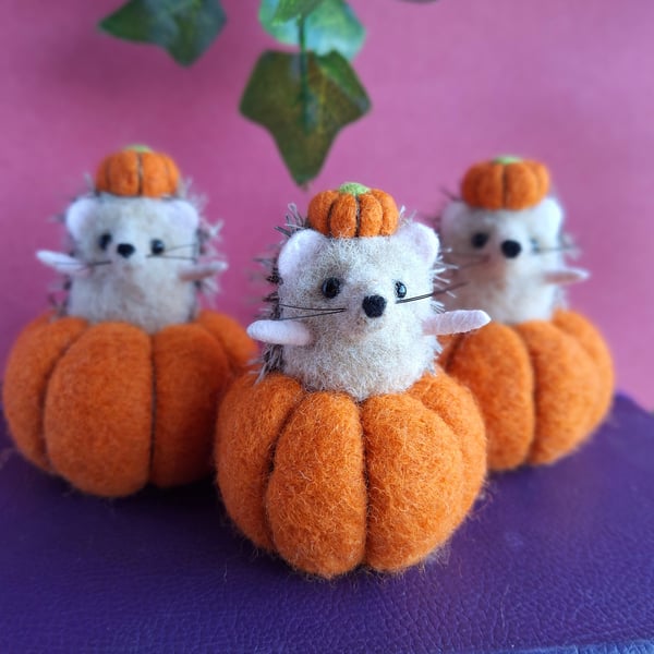 Felted Pumpkin - Hedgehog 