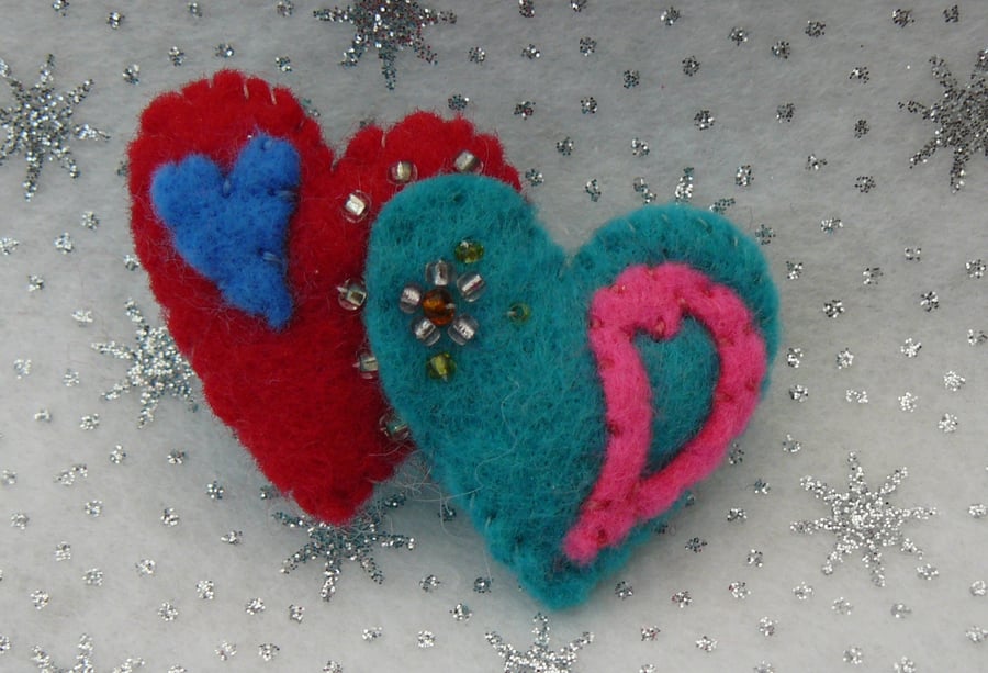 Softly Padded Felt Twin Heart Brooch - Valentine