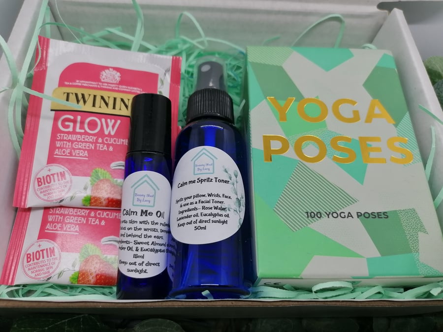 Recharge skincare Gift set. Yoga cards. 
