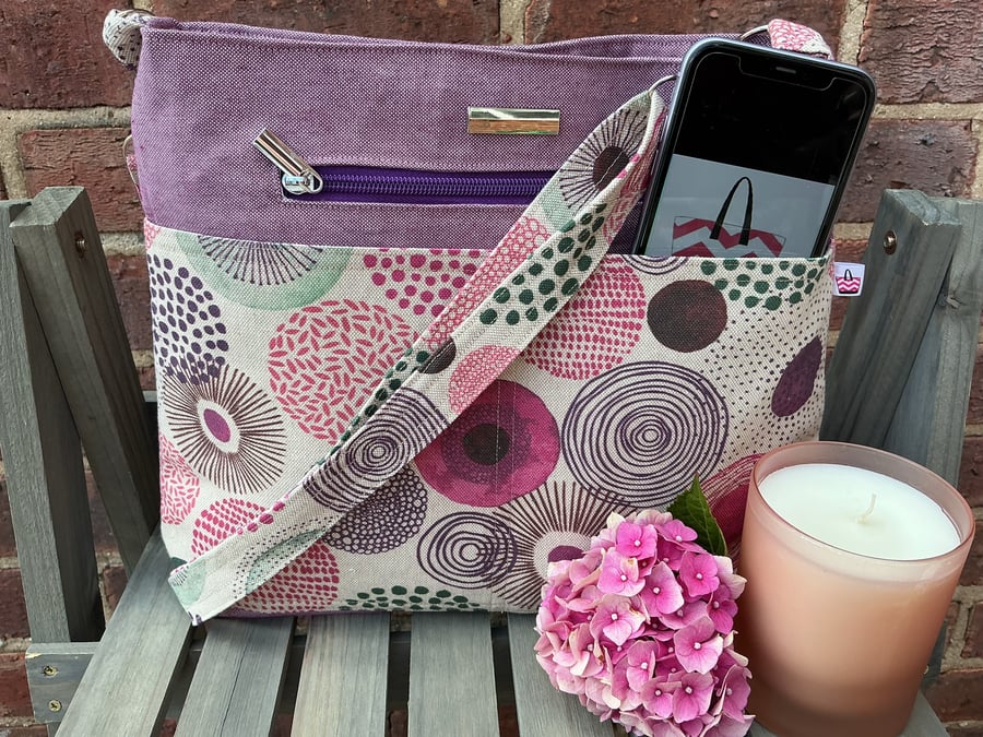 Abstract Mauve Circles Multi-pocket Shoulder Bag