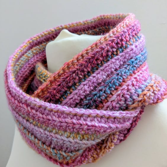 Crochet infinity scarf