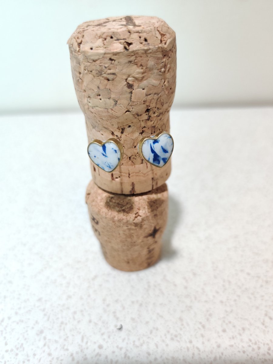 Blue and white resin sealed mini heart studs