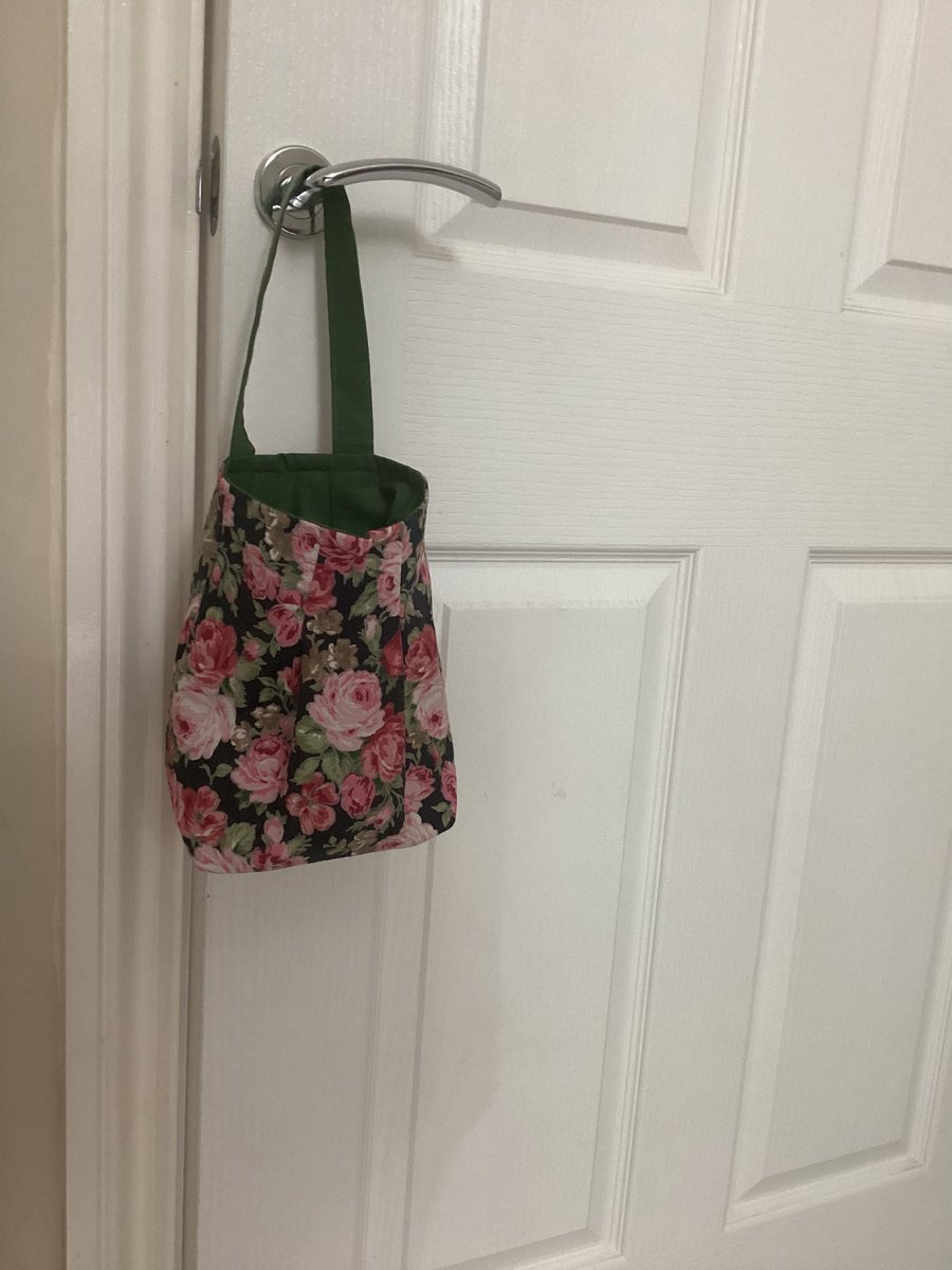 Hanging fabric basket