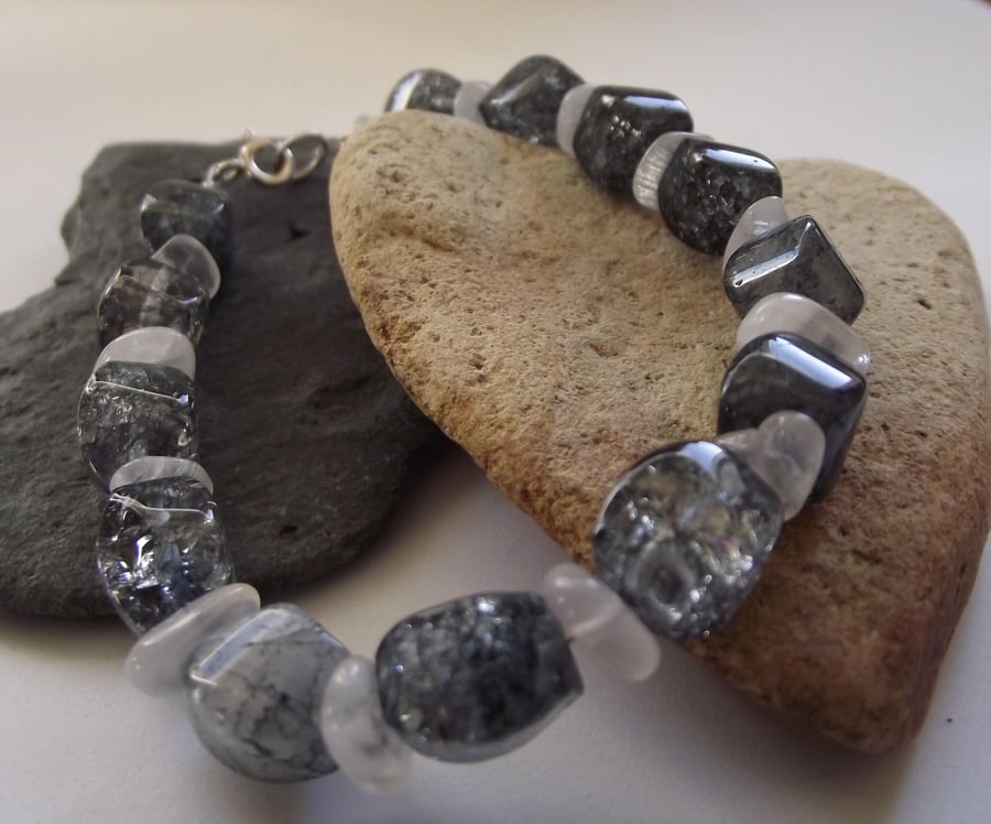 Blue crackled quartz and moonstone bracelet