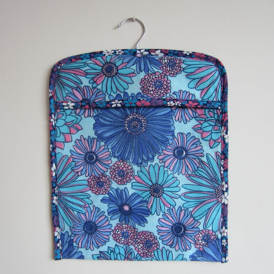 SALE Vintage 1970 s Retro Blue Flower Peg Bag