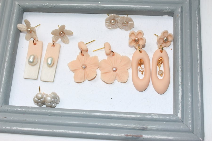 Pretty ombré and pearl earrings