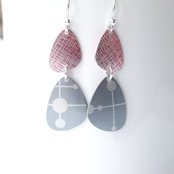 Pebble shaped mid century style pink drop earrings