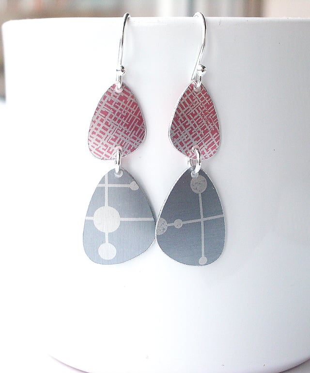 Pebble shaped mid century style pink drop earrings