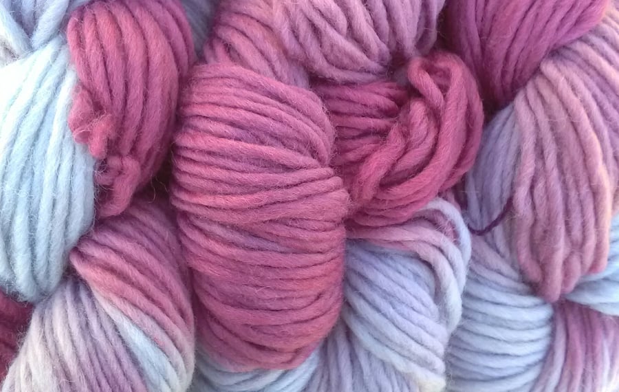 SPECIAL! 200g Hand-dyed 100% WOOL SUPER CHUNKY Lilac red Purple 