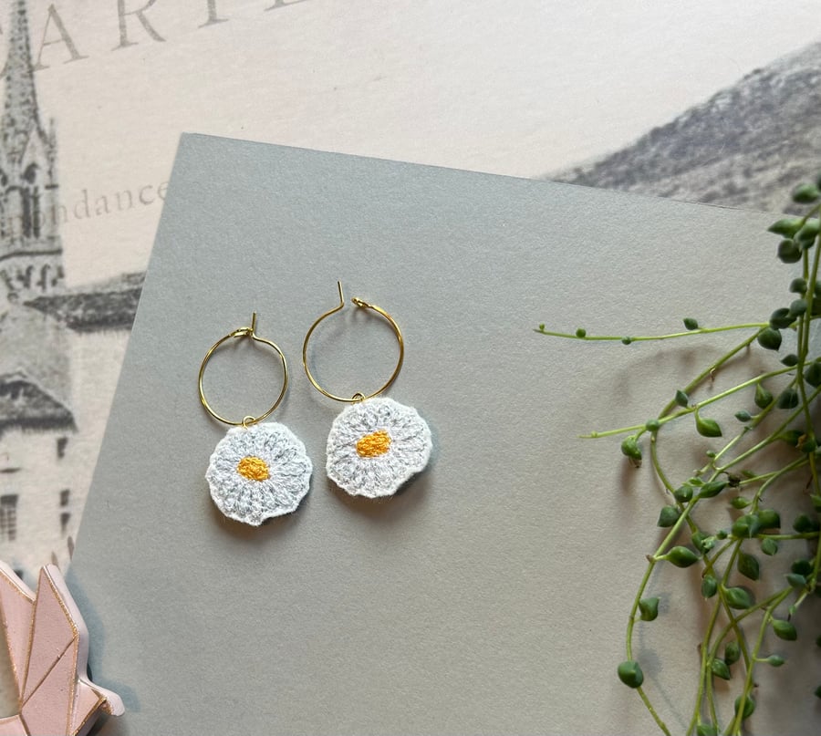 Daisy embroidered hoop earrings 