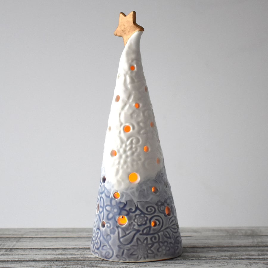 A302 Ceramic Christmas Tree Tea Light Holder (UK postage free)