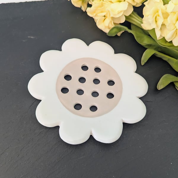Ceramic cream small flower frog