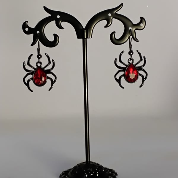 Shiny spider earrings 