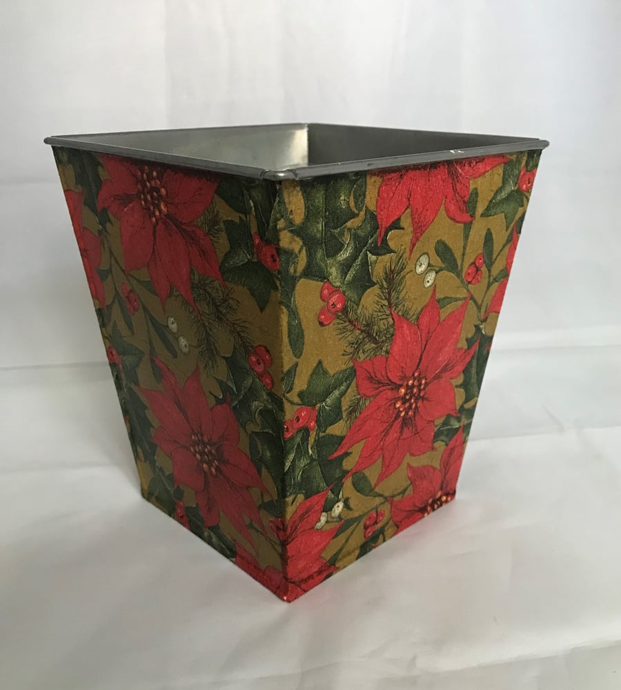 Christmas Poinsettia Plant Pot Vintage Look Square Edged Metal Tin Decorated
