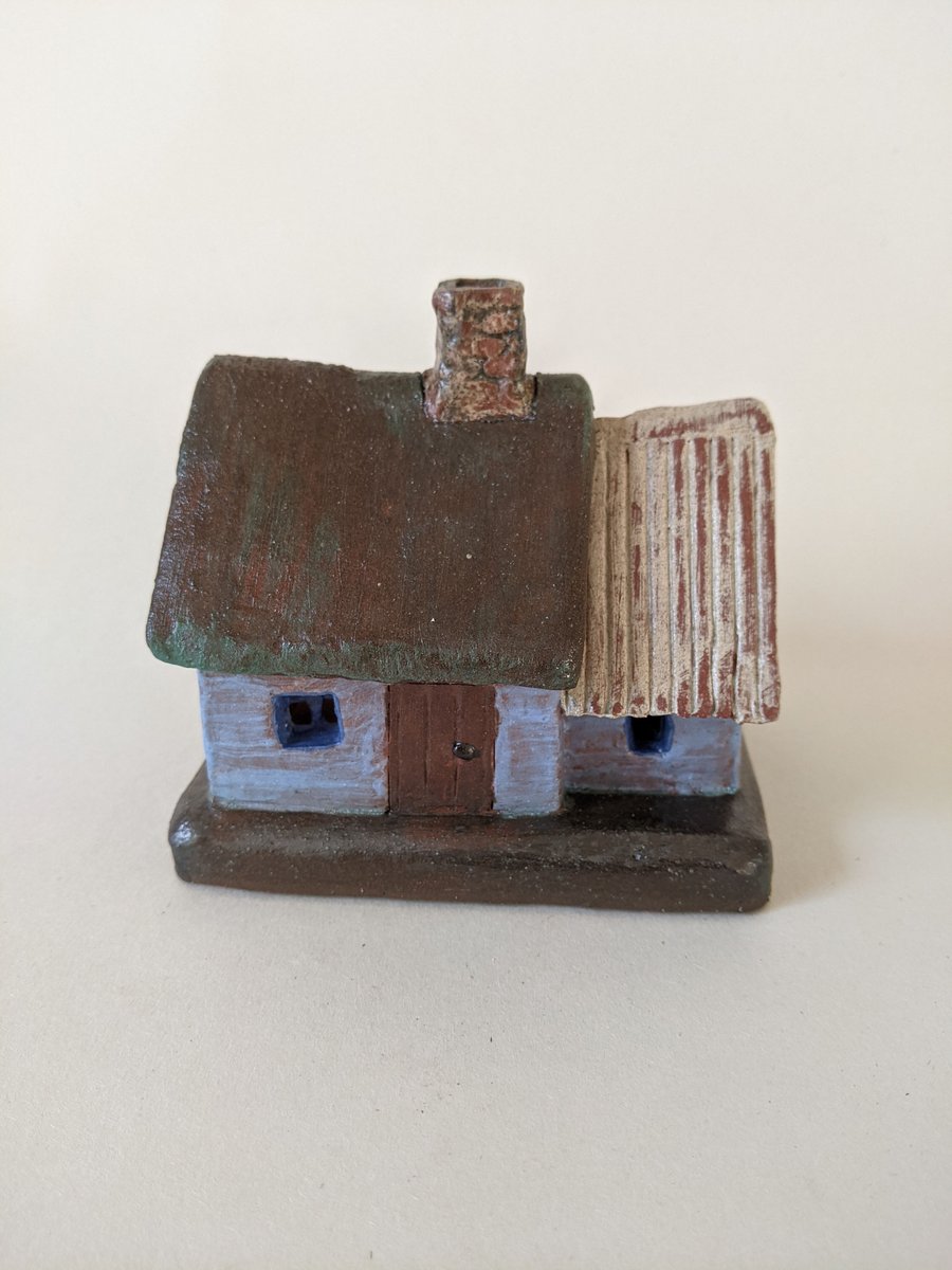  Cottage tealight holder