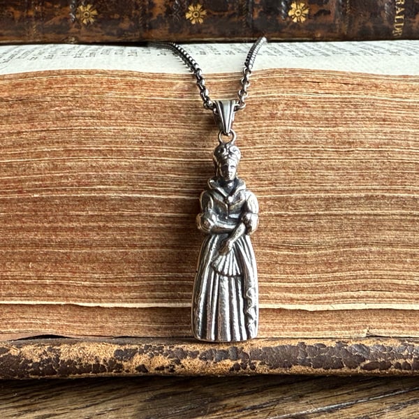 Sterling Silver Renaissance Lady Necklace 