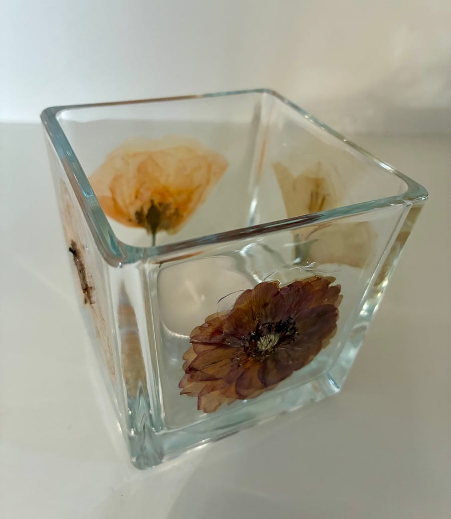 Pressed flower tea light holder