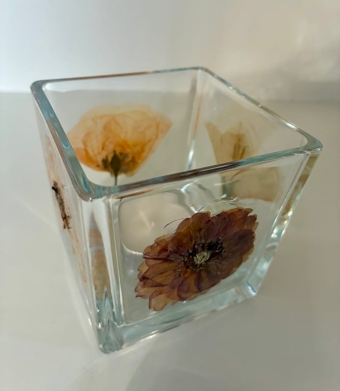 Pressed flower tea light holder