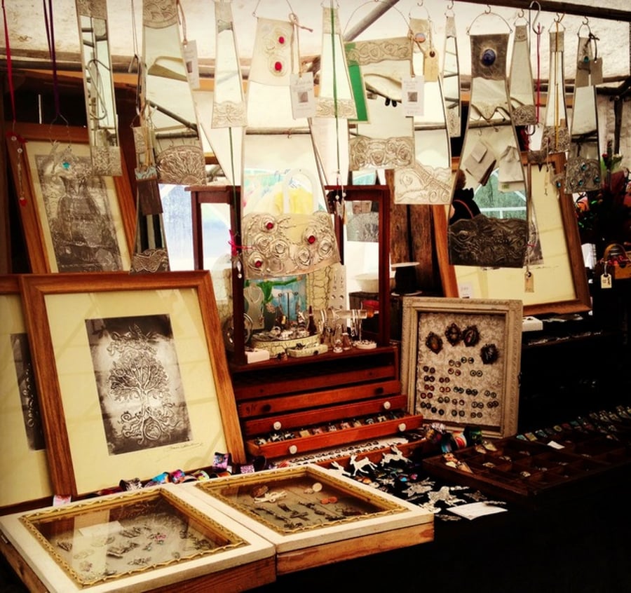 Personalised mirror for DEE