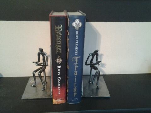reading and thinking bookends