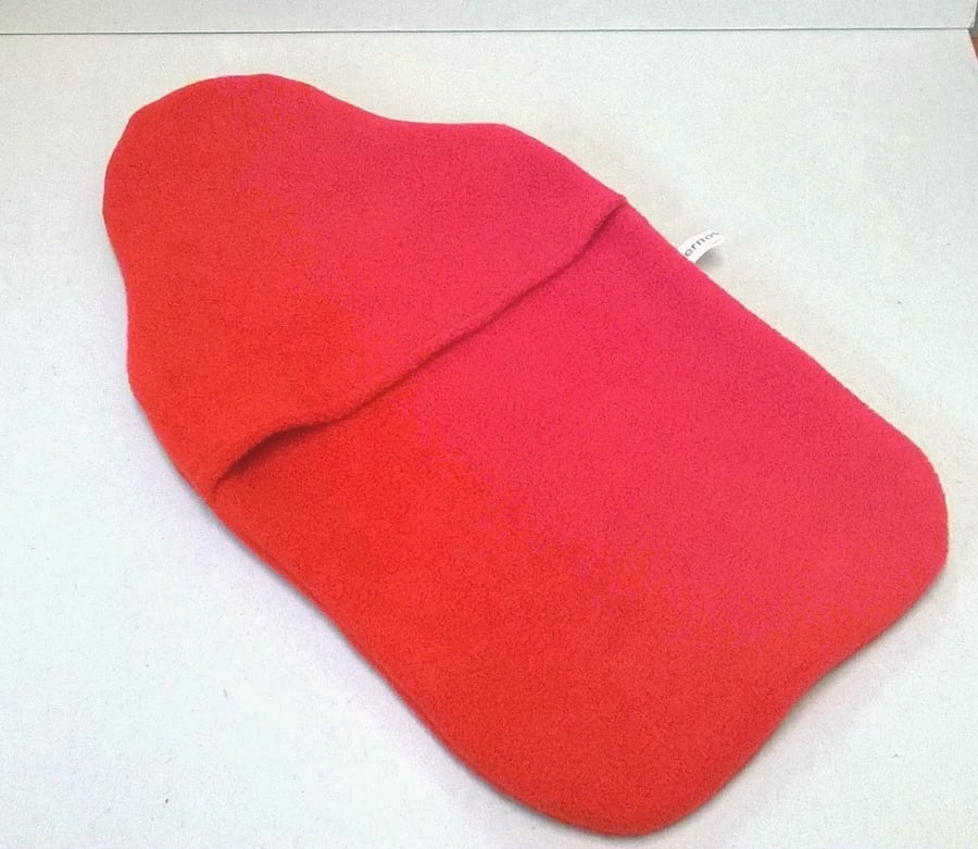 Hot water bottle cover in red fleece, envelope closure, lovely and warm