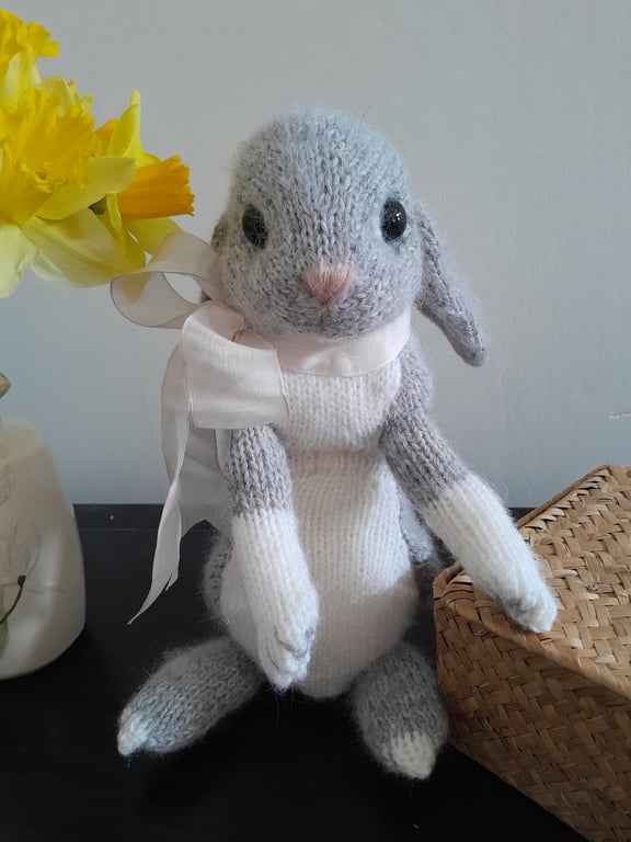 Knitted Rabbit, dotpebblesknits design, Easter Bunny 