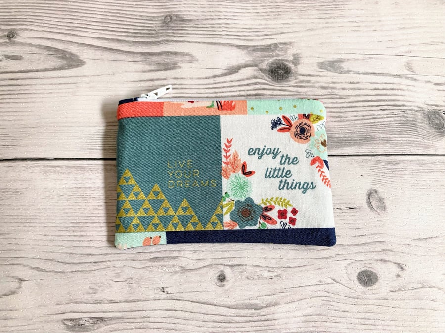Live your dreams & Enjoy the little things zipped cotton fabric coin purse.