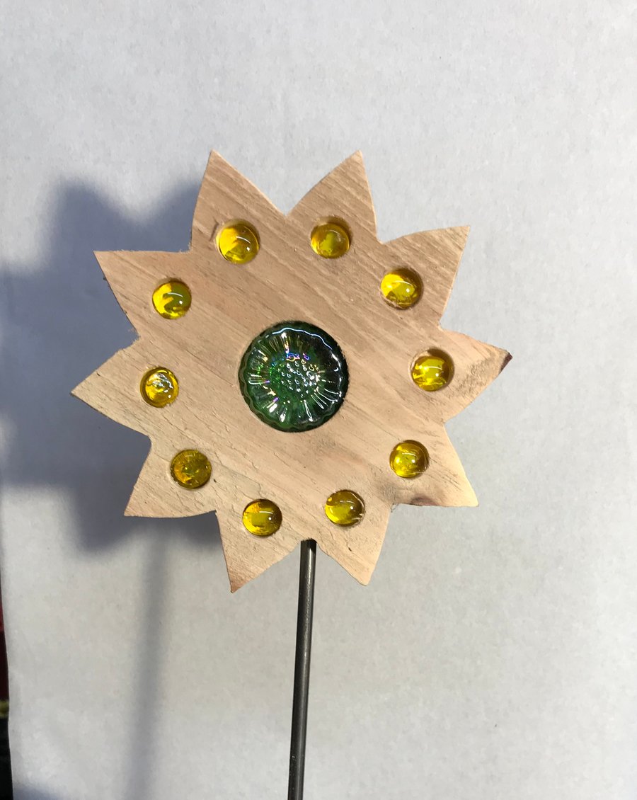 Decorative garden stake, Sunflower wood and glass, metal stick