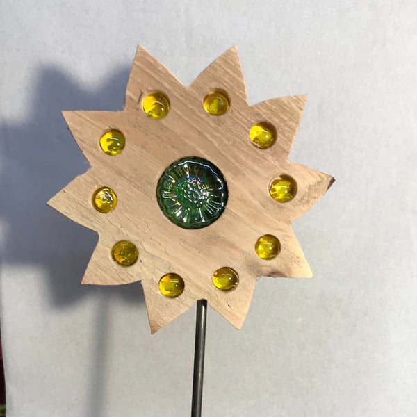 Decorative garden stake, Sunflower wood and glass, metal stick