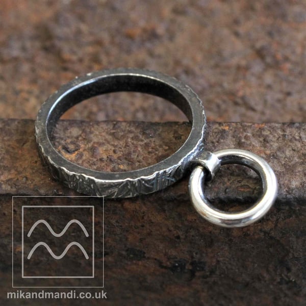  Oxidised Sterling Silver Fidget and Motion Ring - The Ring on It