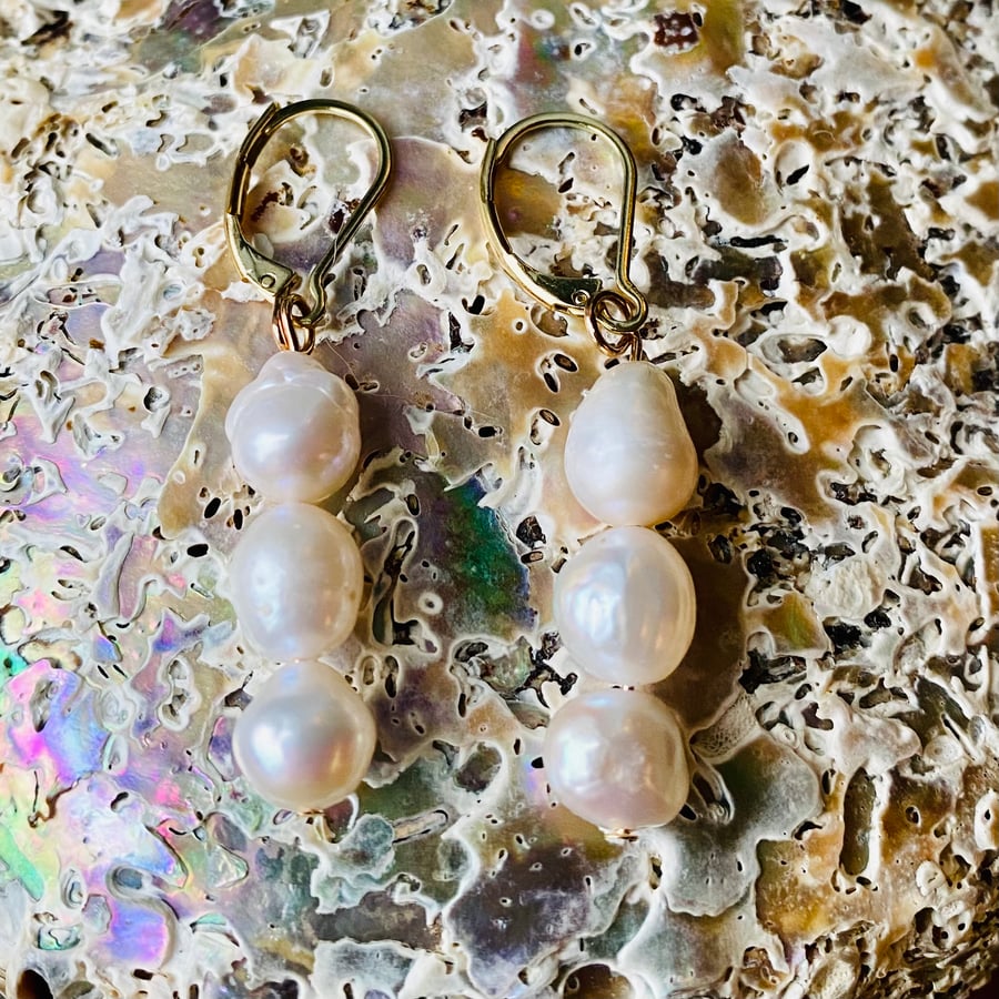 Baroque pearl earrings - ivory - BPE05