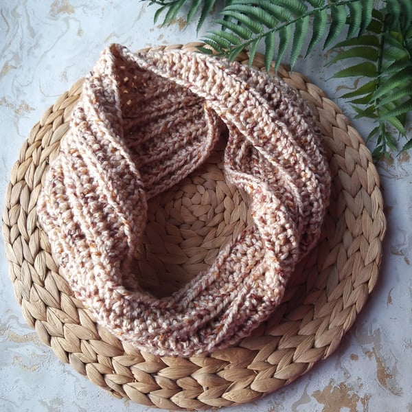  Crochet Infinity Scarf Wrap Cowl Caramel & Cream