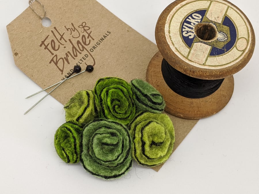 Small vintage inspired felted flowers brooch in shades of green