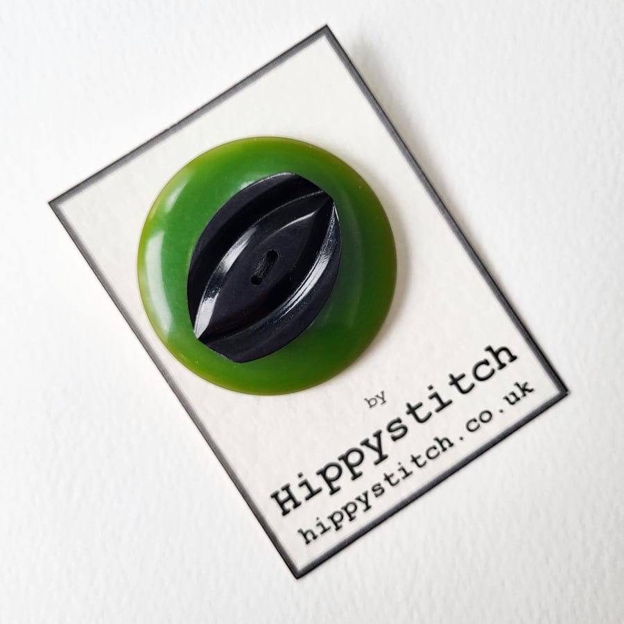 Green & Black Vintage Button Brooch 