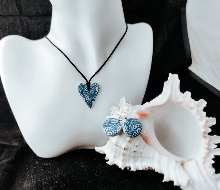 Pendant and matching Earrings - Mock Pottery Style
