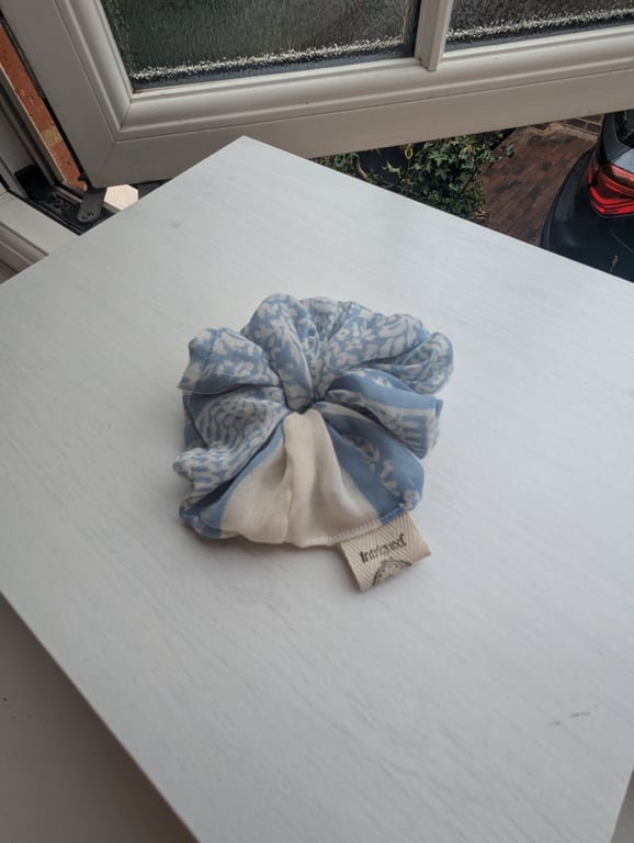 Scrunchies - Blue & White 