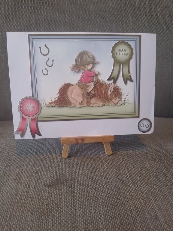 A tired little pony wants to sleep