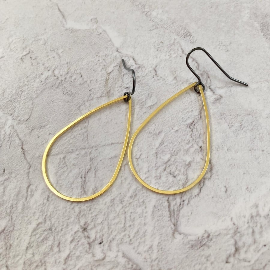 TEARDROPS in Gold and Black 